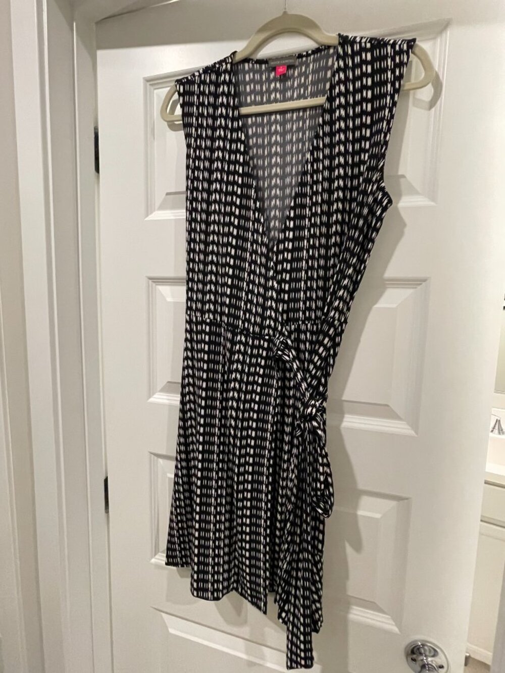 Vince Camuto Black Cream Abstract Print Faux Wrap Sleeveless Dress Size S